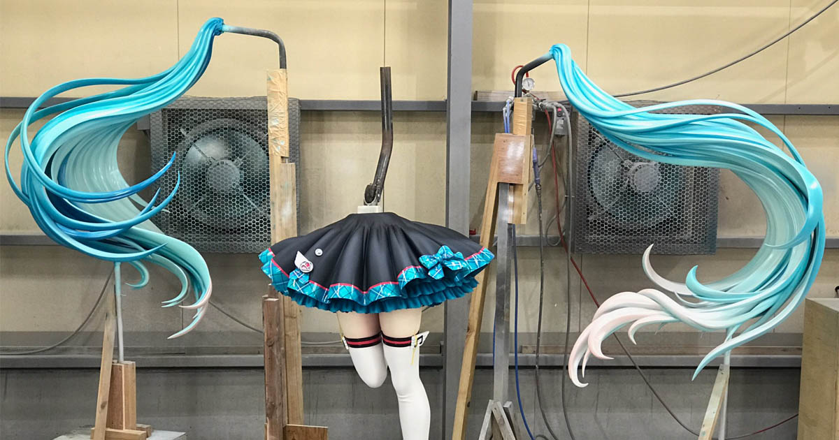 life size hatsune miku figure